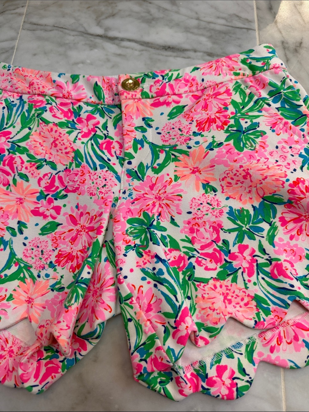 Lilly Pulitzer Pink floral buttercup shorts - Picture 2 of 5